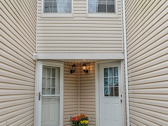 2nd image of 2477 Stoughton Cir #0