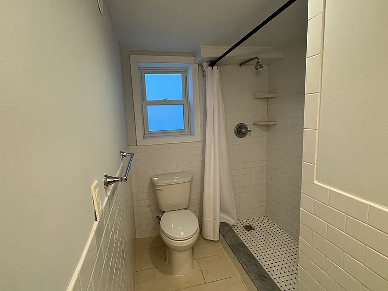 19 Illinois Ave — Photo 9