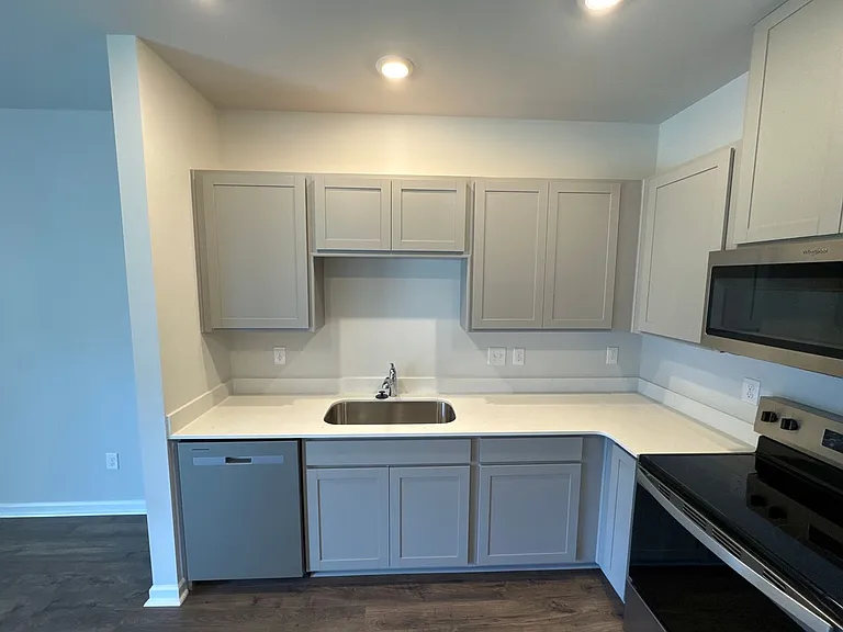 905 Highfield Way — Photo 7