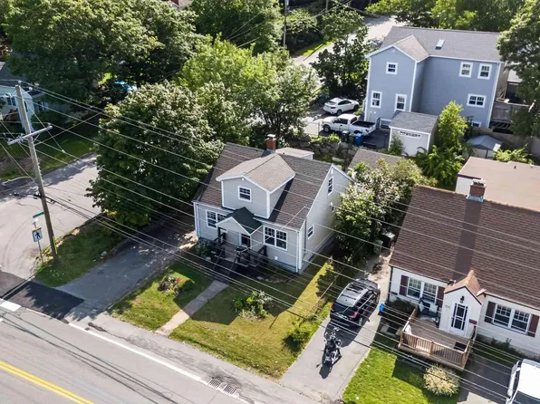 107 Herring Cove Rd, Halifax, NS B3P 1K5