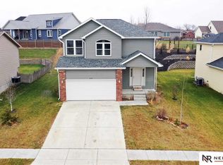 810 Autumn Pkwy, Hickman, NE 68372