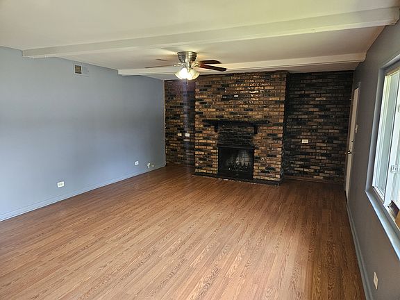 2nd image of 15143 Woodlawn Ave
