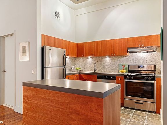5th image of 21 E 22nd St APT 4D
