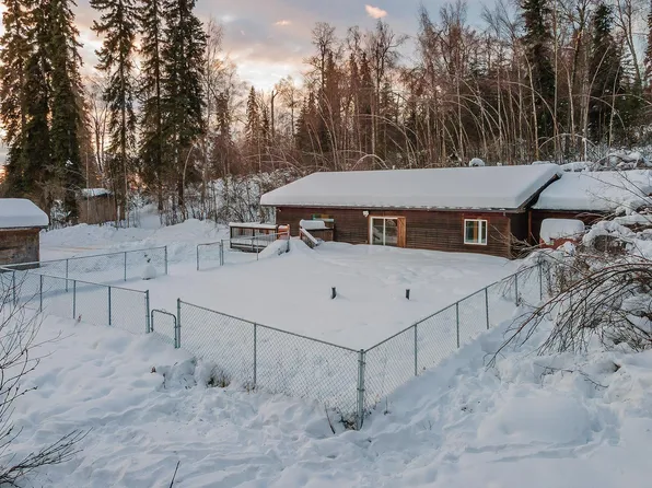 2880 Waldheim Dr, Fairbanks, AK 99709