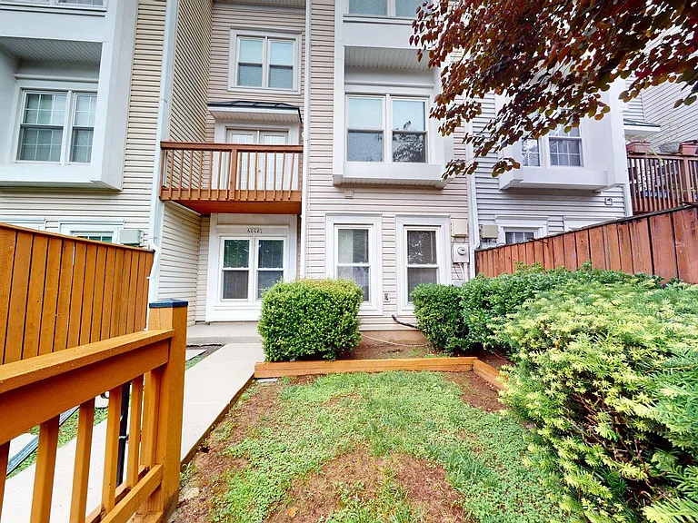 6008 Chestnut Hollow Ct — Photo 24