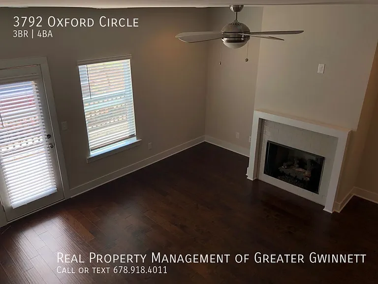 3792 Oxford Cir — Photo 2