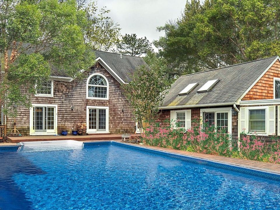 1st image of 9 Cowhill Ln