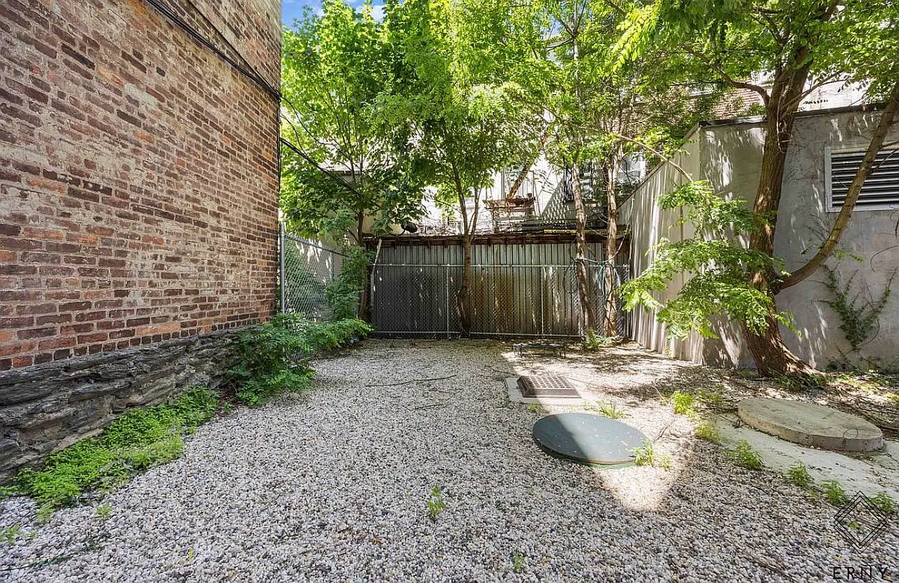 1615 Cedar Street — Photo 2