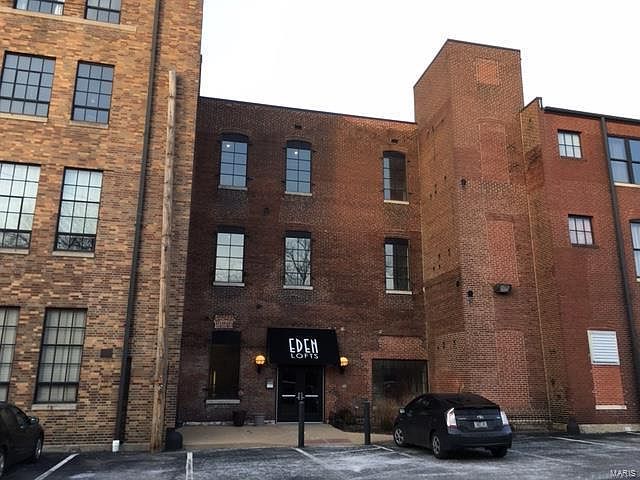 1st image of 1720-1724 Chouteau Ave #403