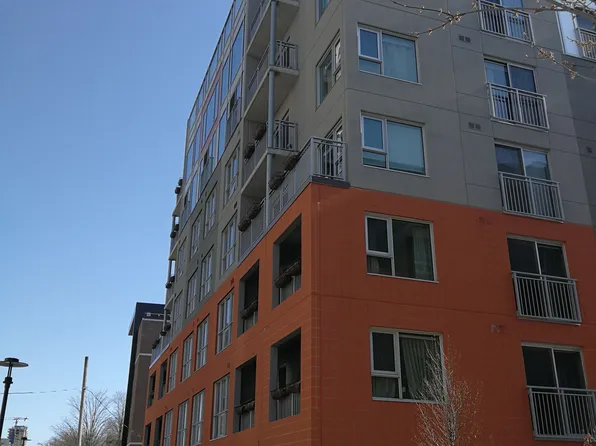 321 Spruce St #502, Waterloo, ON N2L 0G4