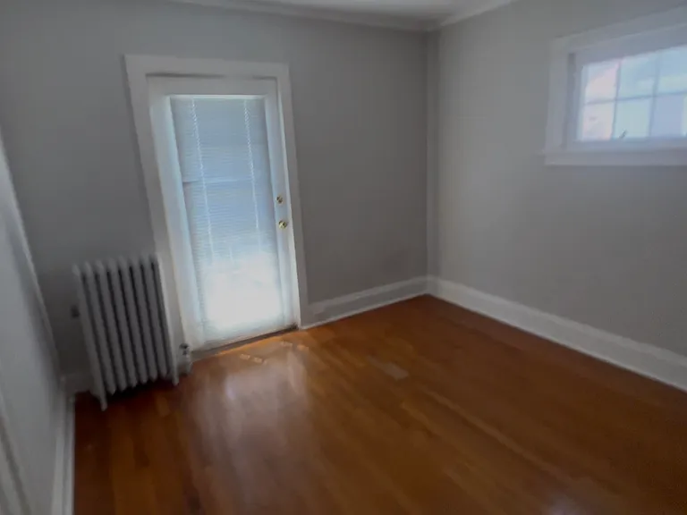 2261 Maplewood Rd — Photo 3