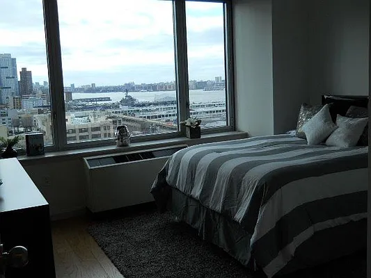 Rented by The Durst Organization | media 1