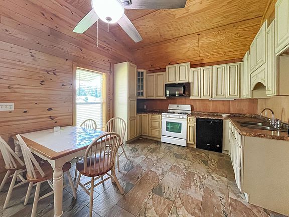 4th image of 19725 Feraci Rd