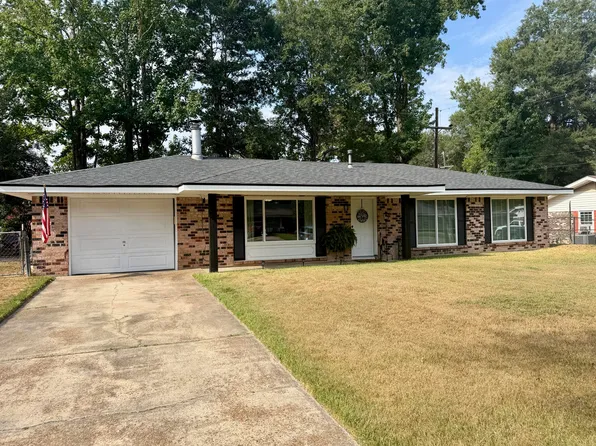 105 Whispering Pnes, Deridder, LA 70634