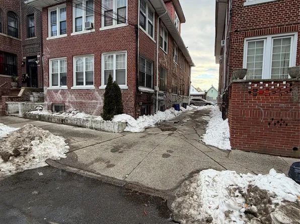738 E 219th Street, Bronx, NY 10467