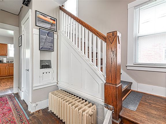 5th image of 225 Highland Ave