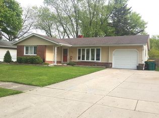 483 Bianco Dr, Elk Grove Village, IL 60007