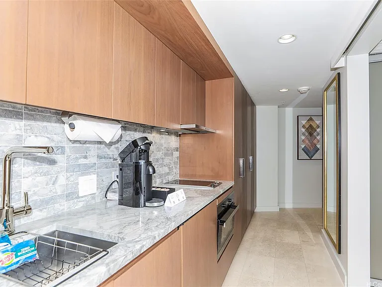 2139 Kuhio Ave #1100 — Photo 5