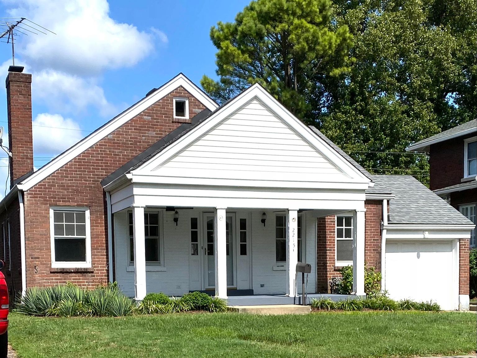2215 Strathmoor Blvd, Strathmoor Village, KY 40205 Zillow