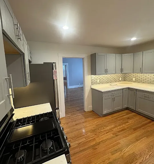 20-22 Everett Sq #2B — Photo 2