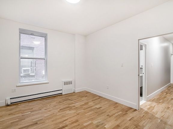 5th image of 369 Washington Ave APT 1A