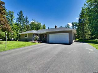 27 Grove St, Rensselaer, NY 12144