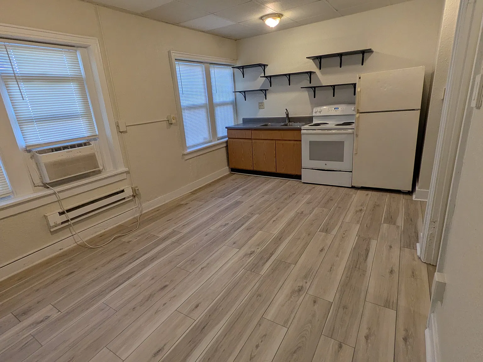 1 bed, 1.5 bath, 600 sqft, $900 — Photo 2