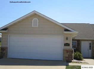 2260 Fawnview Dr, Dubuque, IA 52002