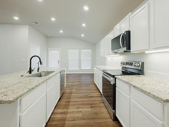 5th image of 329 Trailblazer Ln