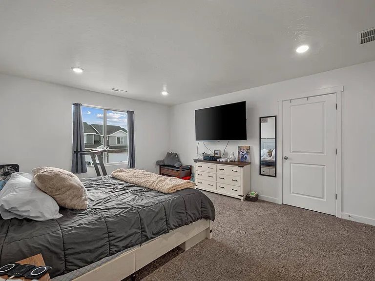 988 W Broadleaf Dr — Photo 15