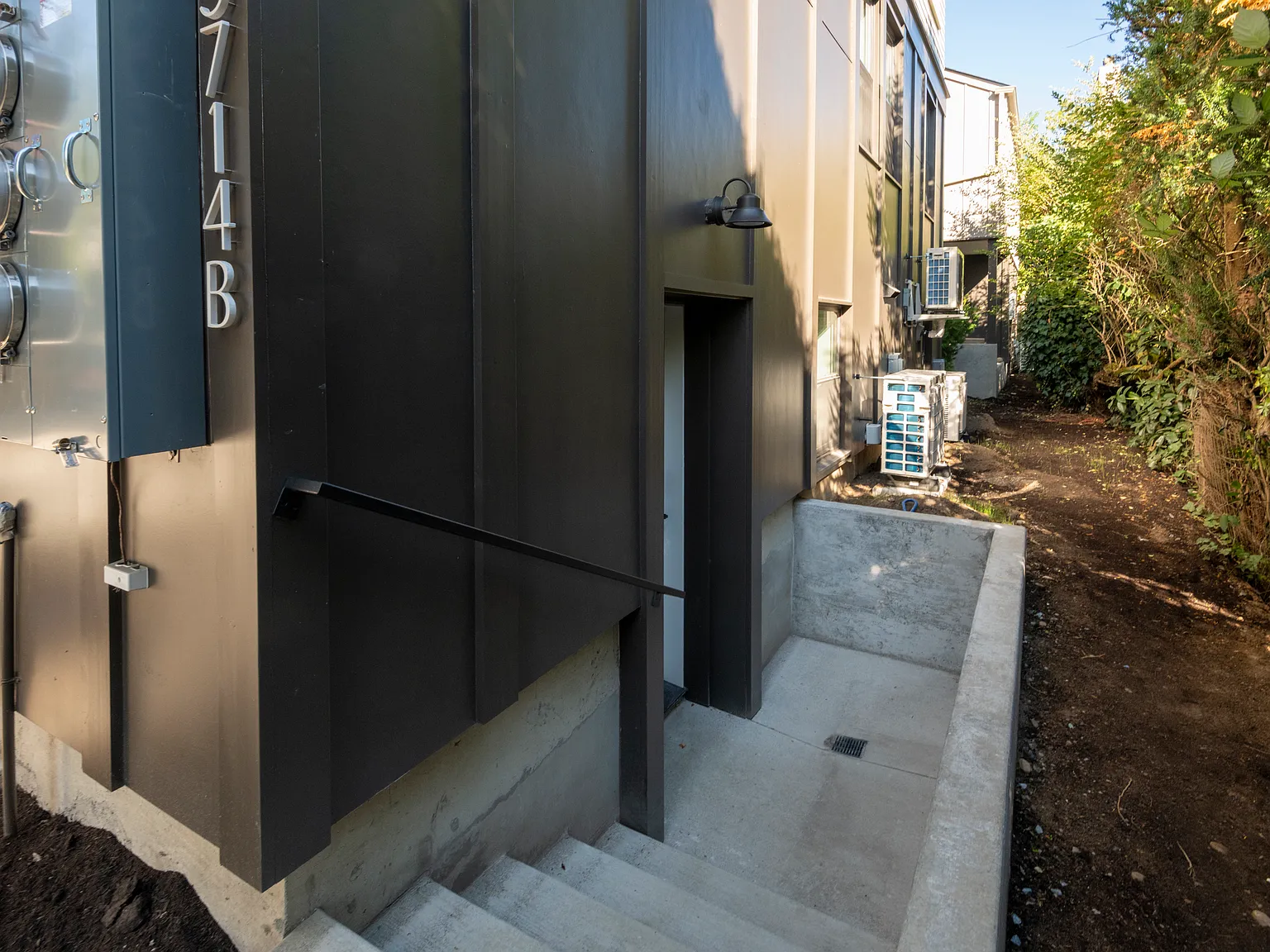 2 bed, 900 sqft, $2,395 — Photo 3