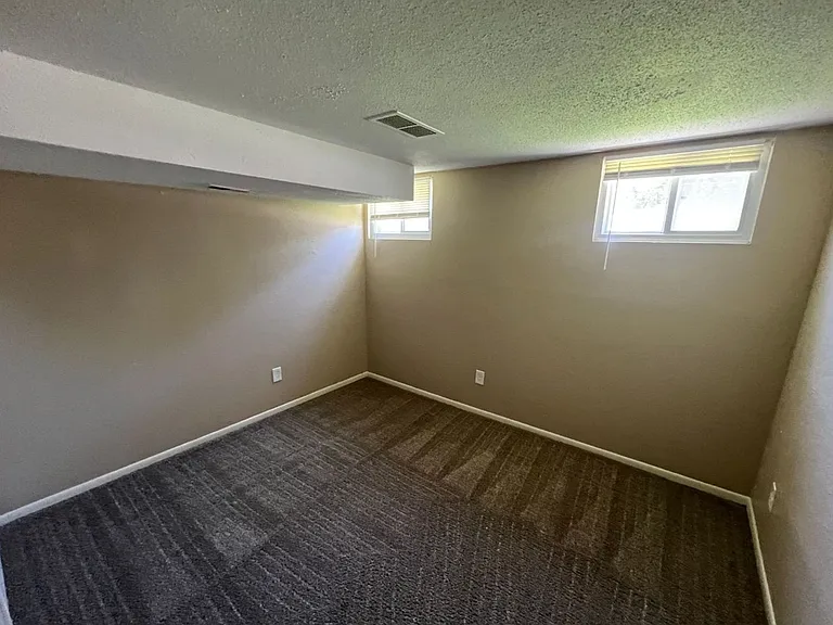 201 NE Westwind Dr #A — Photo 17