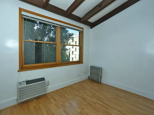 Rented by Sotheby's International Realty | media 31