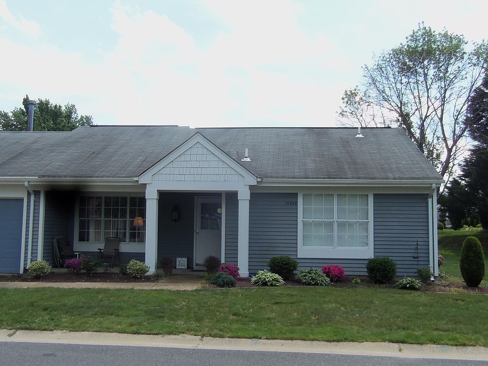1st image of 1054 B Buckingham Drive #A