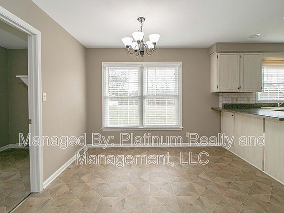 4th image of 175 Lancashire Dr