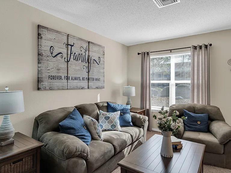 Woodlake Apartments — Photo 81