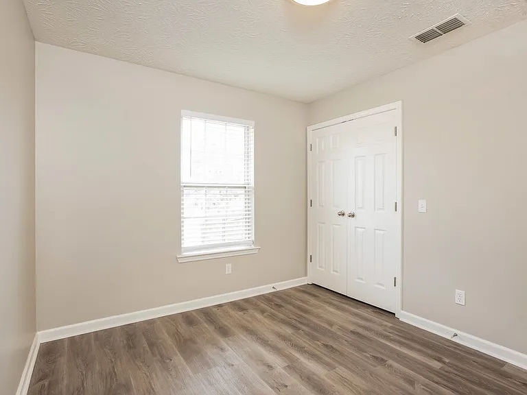 517 Hackney Dr — Photo 17