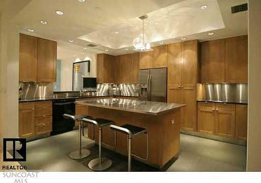 3rd image of 300 Beach Dr NE APT 210