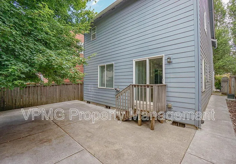423 NW 153rd St — Photo 34