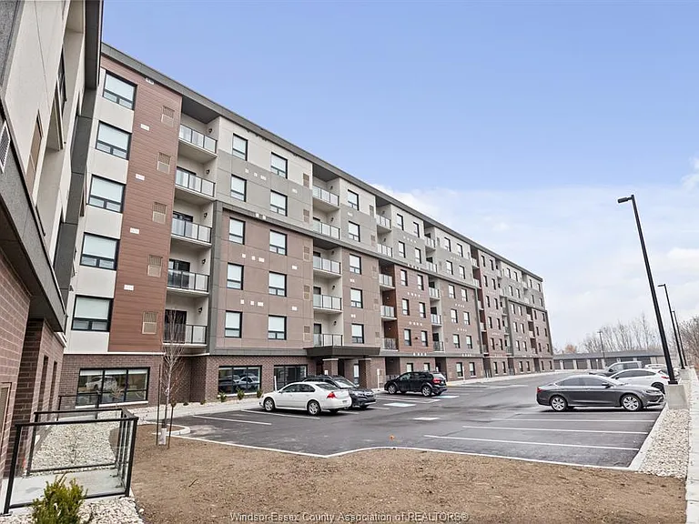 11870 Tecumseh Rd E #511 — Photo 42