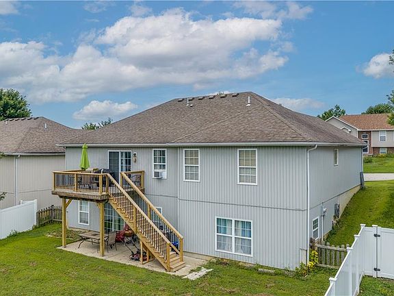 5th image of 714 Burlington Ln