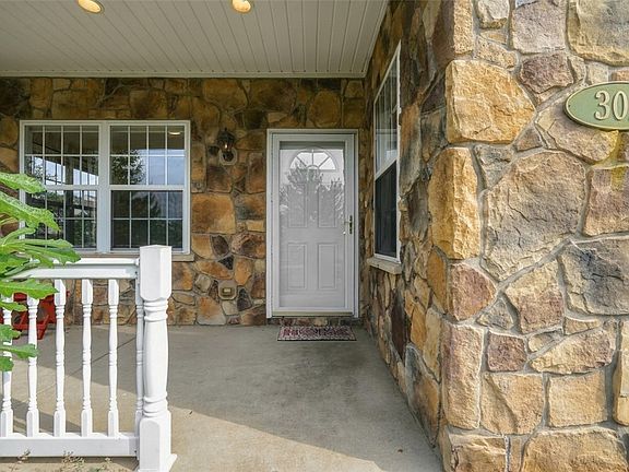 3rd image of 302 Saddlebrook Rd