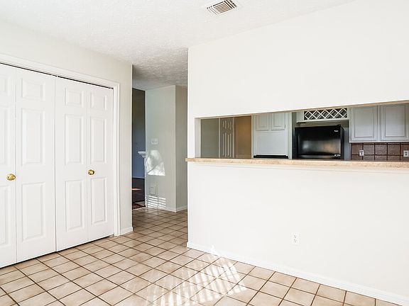 4th image of 5502 Village Springs Dr
