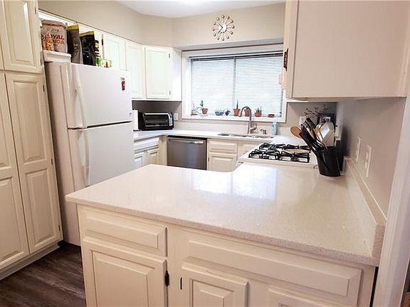 5th image of 607 Lismore SE