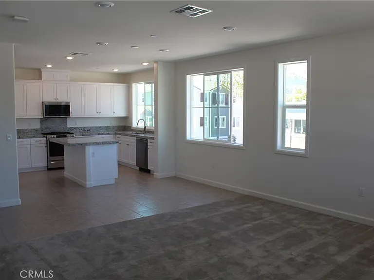 18373 Iris Ln #18373 — Photo 12
