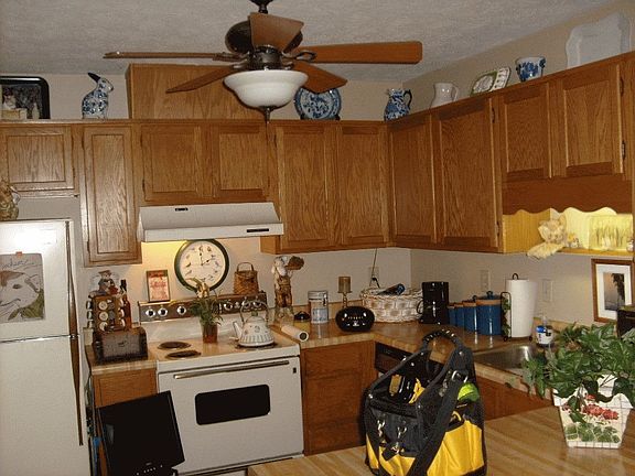 The kitchen is light and bright and has a breakfas