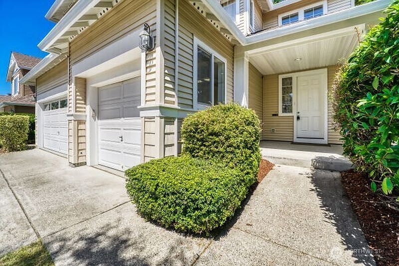 3rd image of 27426 Maple Ridge Way SE