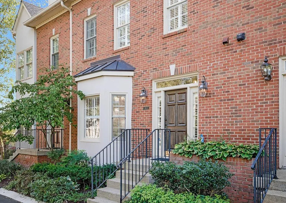 103 Forest Place Cir