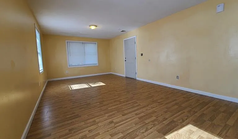 235 Wadsworth St — Photo 6