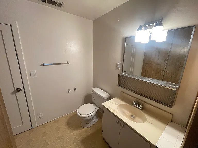 14157 Euclid Ave — Photo 14